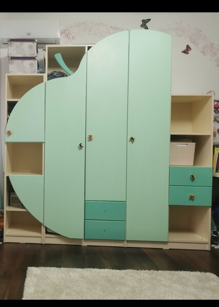 Se vinde mobila dormitor copii.